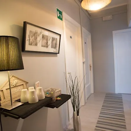 Domus Dei Consoli B&B *